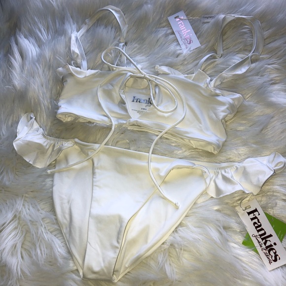 Frankie’s Bikinis Set - Picture 2 of 6